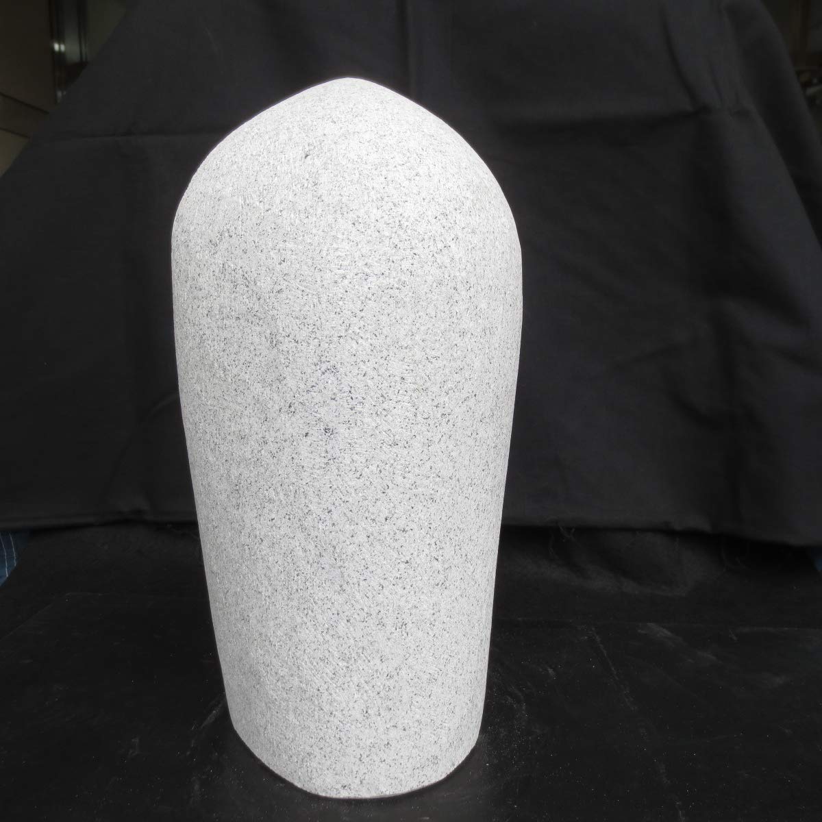 御影石の1尺大きさのお地蔵さん Amazon.co.jp: 地蔵菩薩 1尺 御影石 石仏 地蔵 癒しのお地蔵さん 仏像